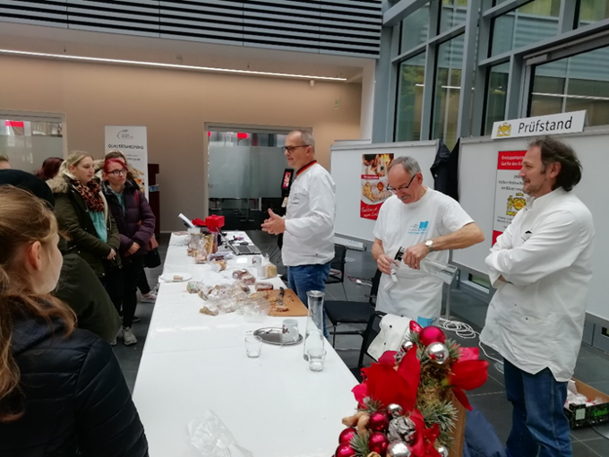 Azubis besuchen Stollenprüfung der Bäckerinnung Kreis Heinsberg