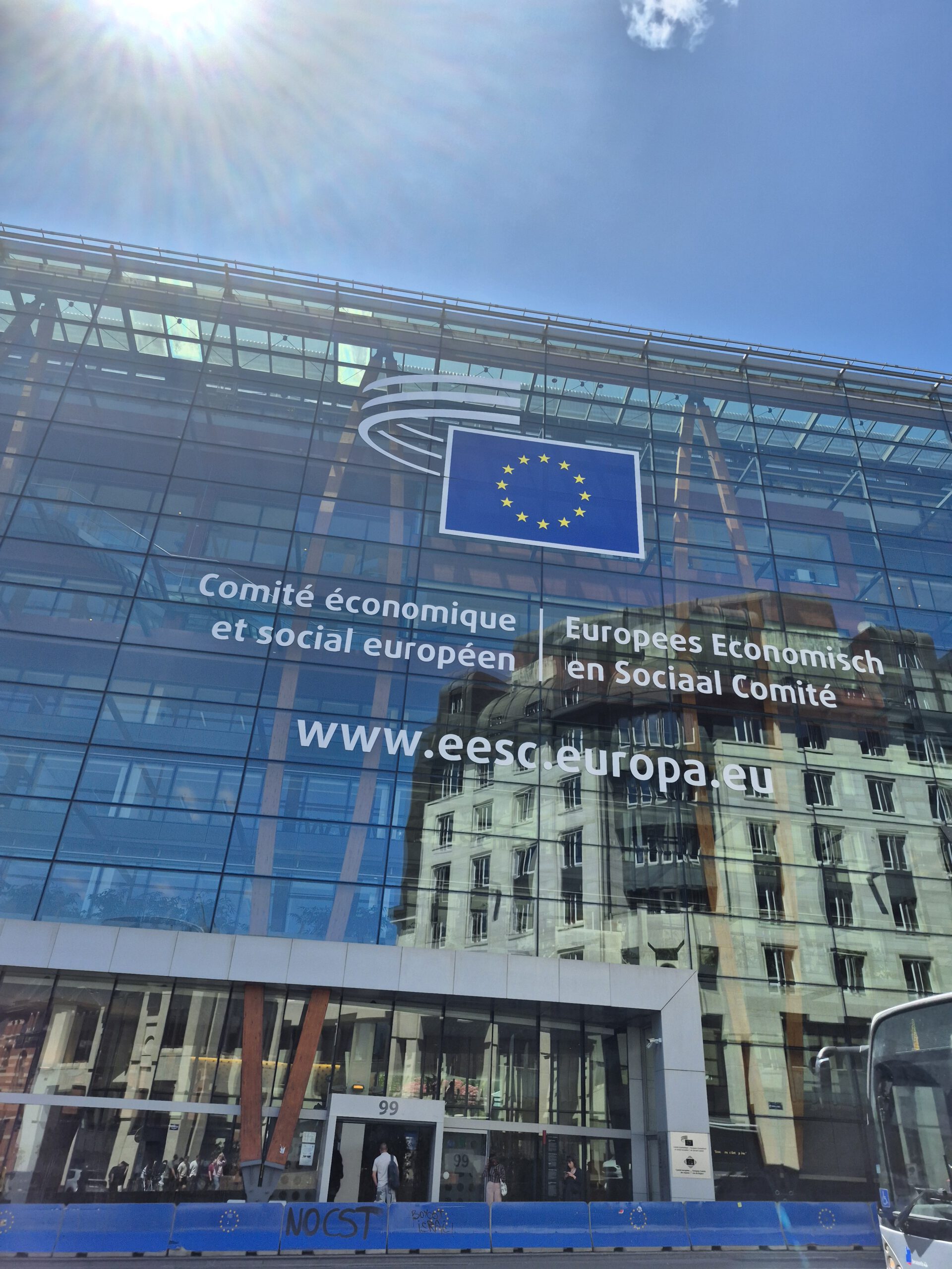 Europa erleben - Exkursion der Metallbau- und Mechatronikmittelstufen und der HBFS Bautechnik 11 in der Hauptstadt Europas